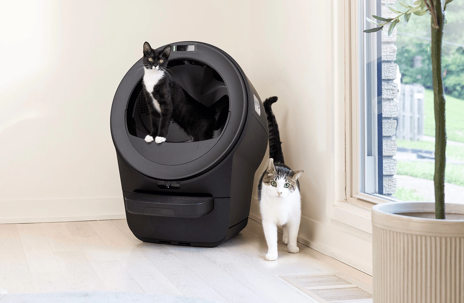 Litter-Robot® 5 Pro Starter Bundle